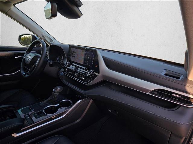 Used 2022 Toyota Highlander Platinum FWD image 21