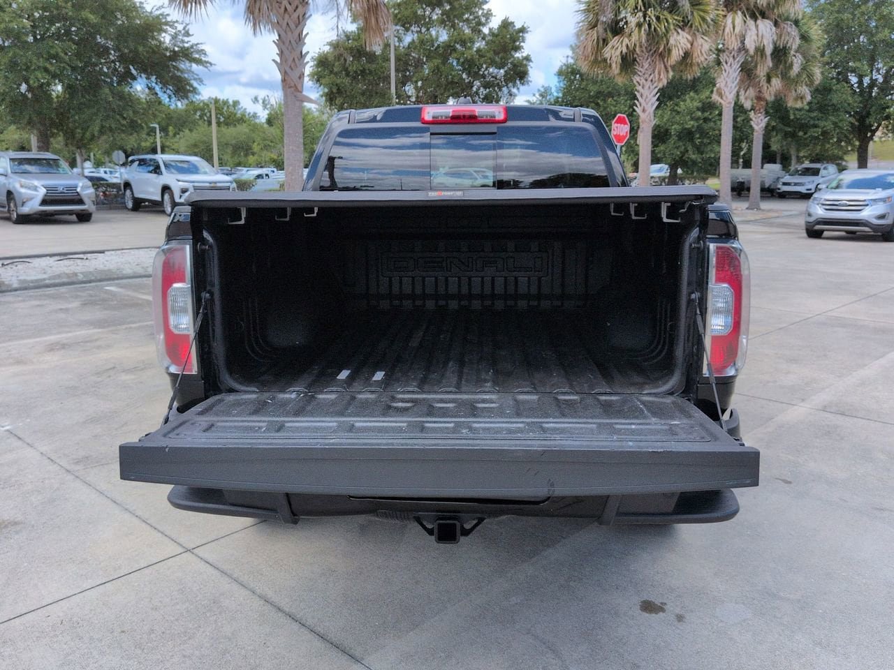 Used 2022 GMC Canyon Denali w/ Denali Black Edition Package AWD/4WD image 24