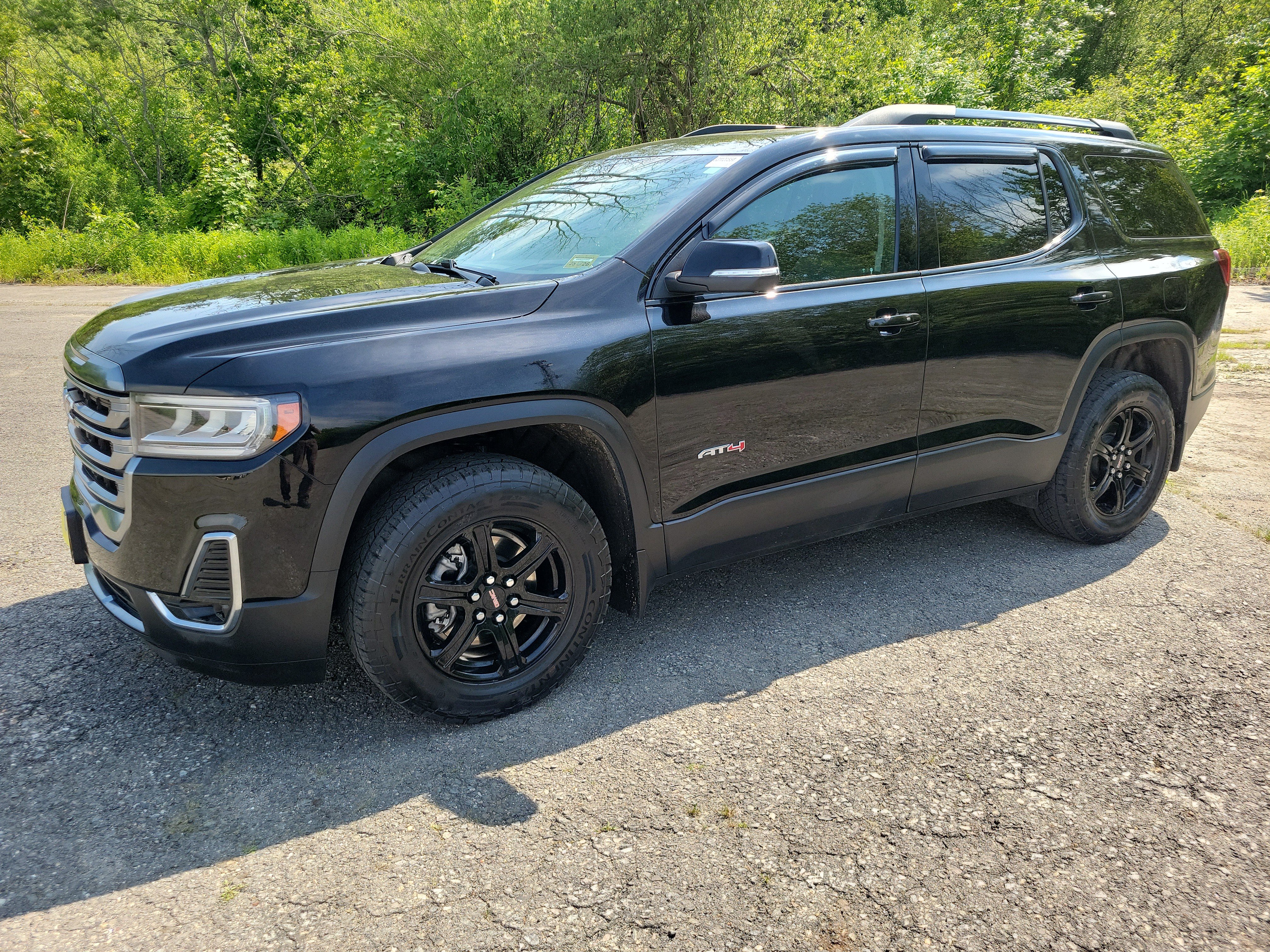 Used 2022 GMC Acadia AT4 w/ Technology Package AWD/4WD image 1