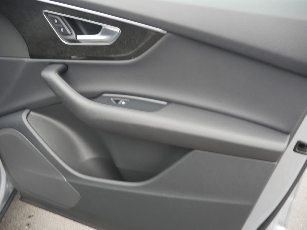 Certified 2022 Audi Q7 2.0T Premium w/ Convenience Package image 29