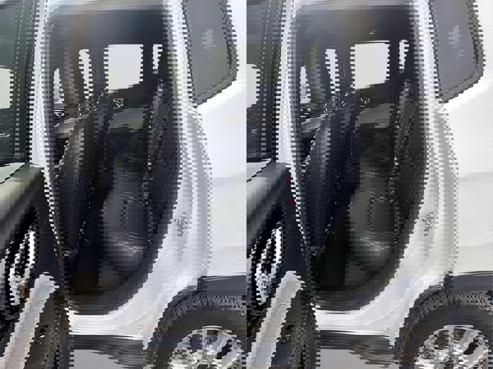 Used 2025 Jeep Compass Limited image 31