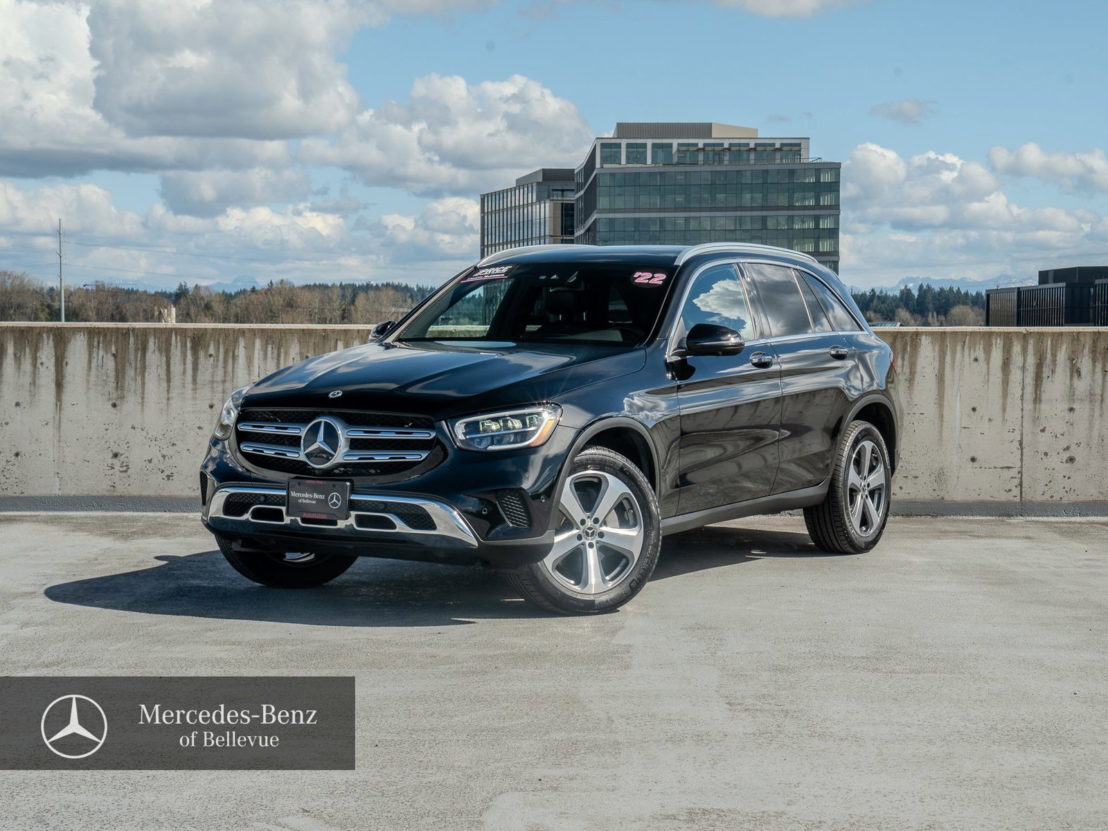Used 2022 Mercedes-Benz GLC 300 4MATIC image 1