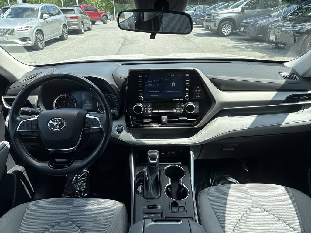 Used 2021 Toyota Highlander LE AWD/4WD image 21