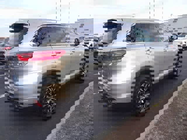 Used 2019 Toyota Highlander Plus image 5