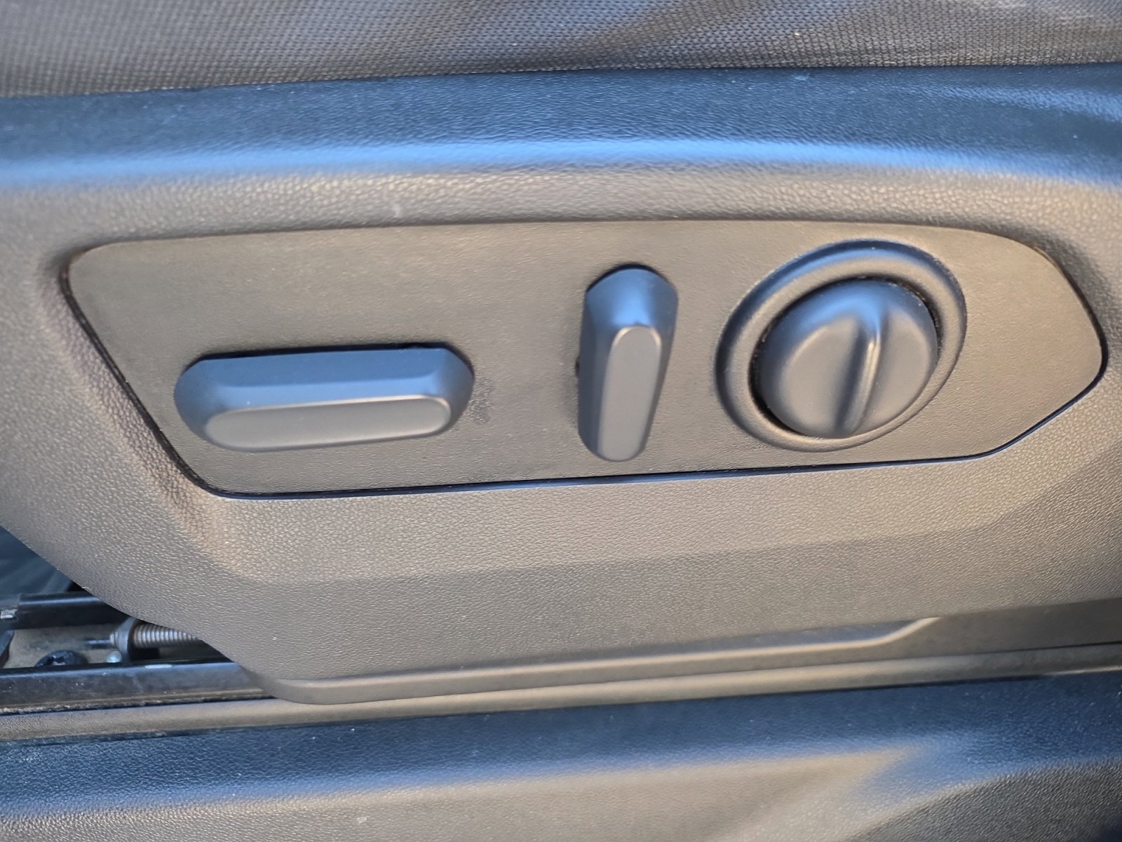 Used 2022 Chevrolet Silverado 2500 LT w/ Convenience Package image 13