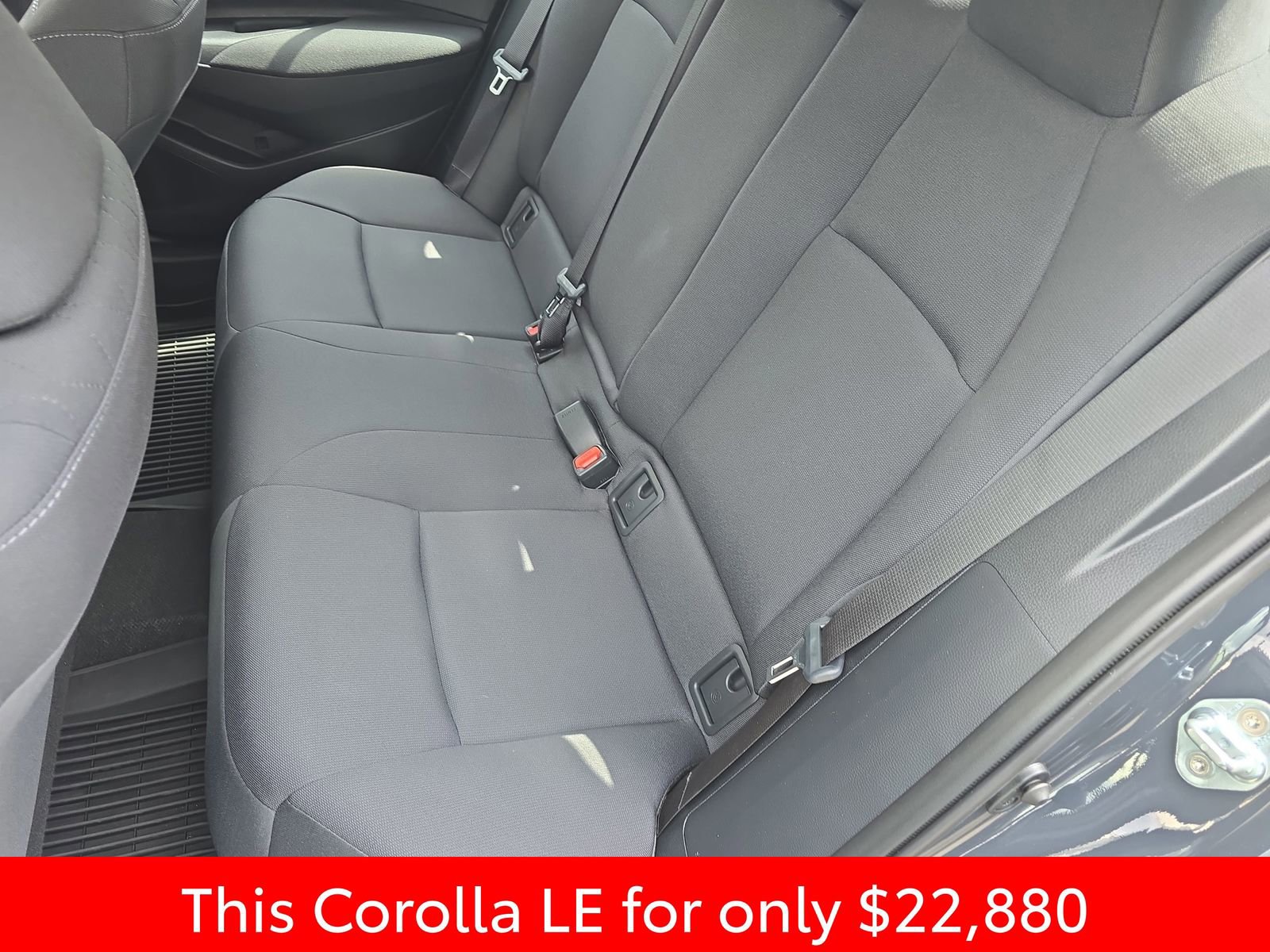 Used 2025 Toyota Corolla LE w/ LE Premium Package image 19