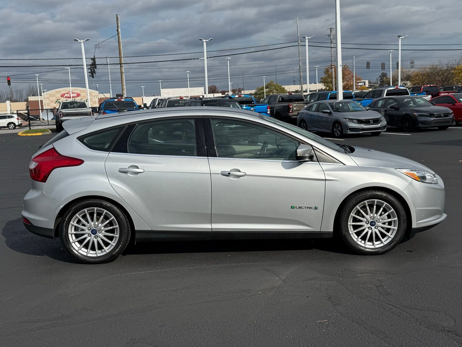 Used 2014 Ford Focus Electric Hatchback image 2