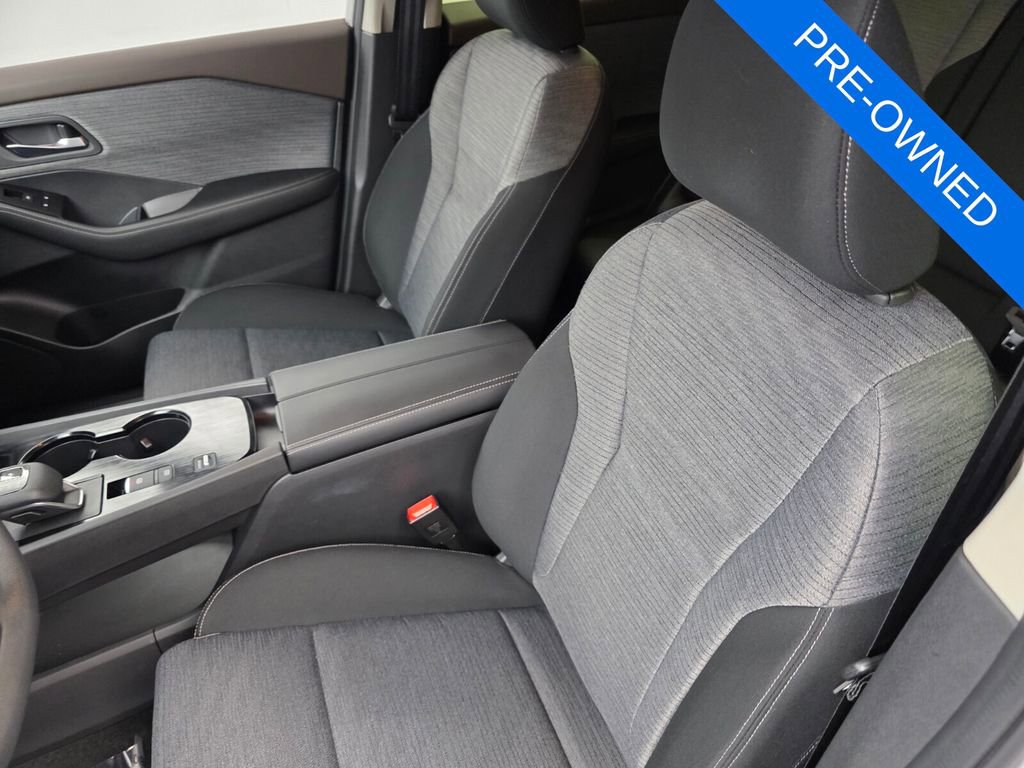 Used 2023 Nissan Rogue SV FWD image 11