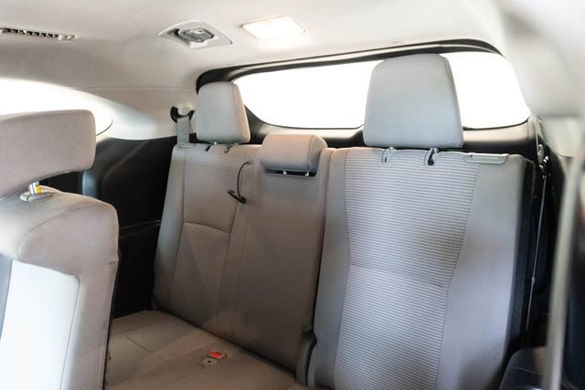 Used 2023 Toyota Highlander LE FWD image 21