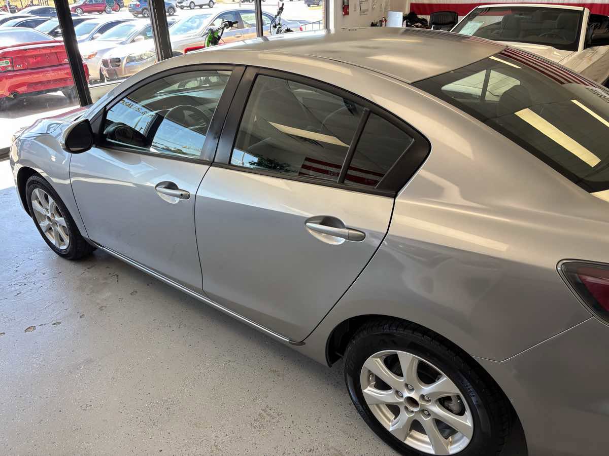 Used 2011 MAZDA MAZDA3 i Touring image 12