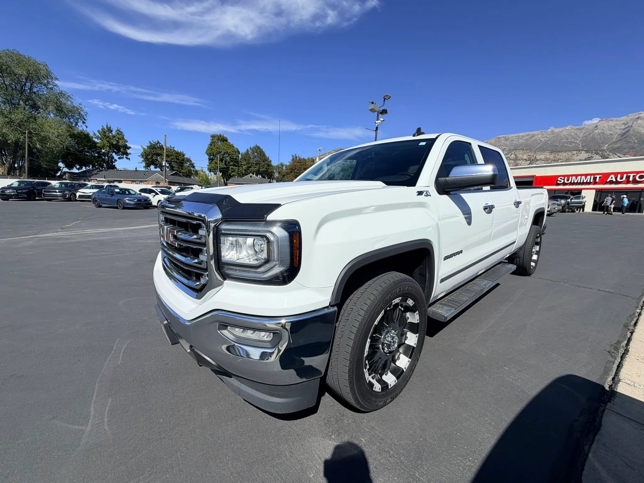 Used 2018 GMC Sierra 1500 SLT w/ SLT Premium Package AWD/4WD image 8
