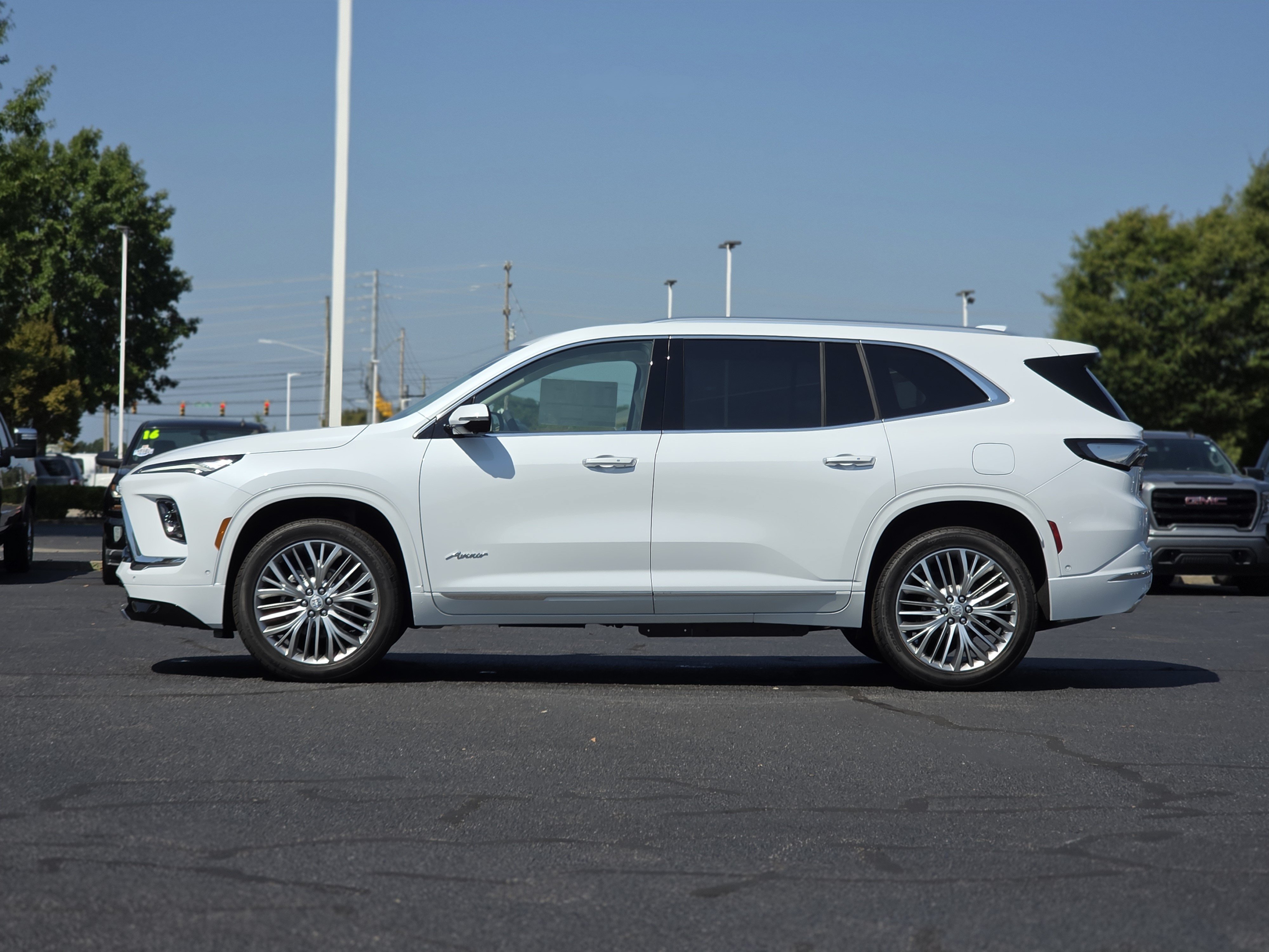 New 2027 Buick Enclave Avenir FWD image 4