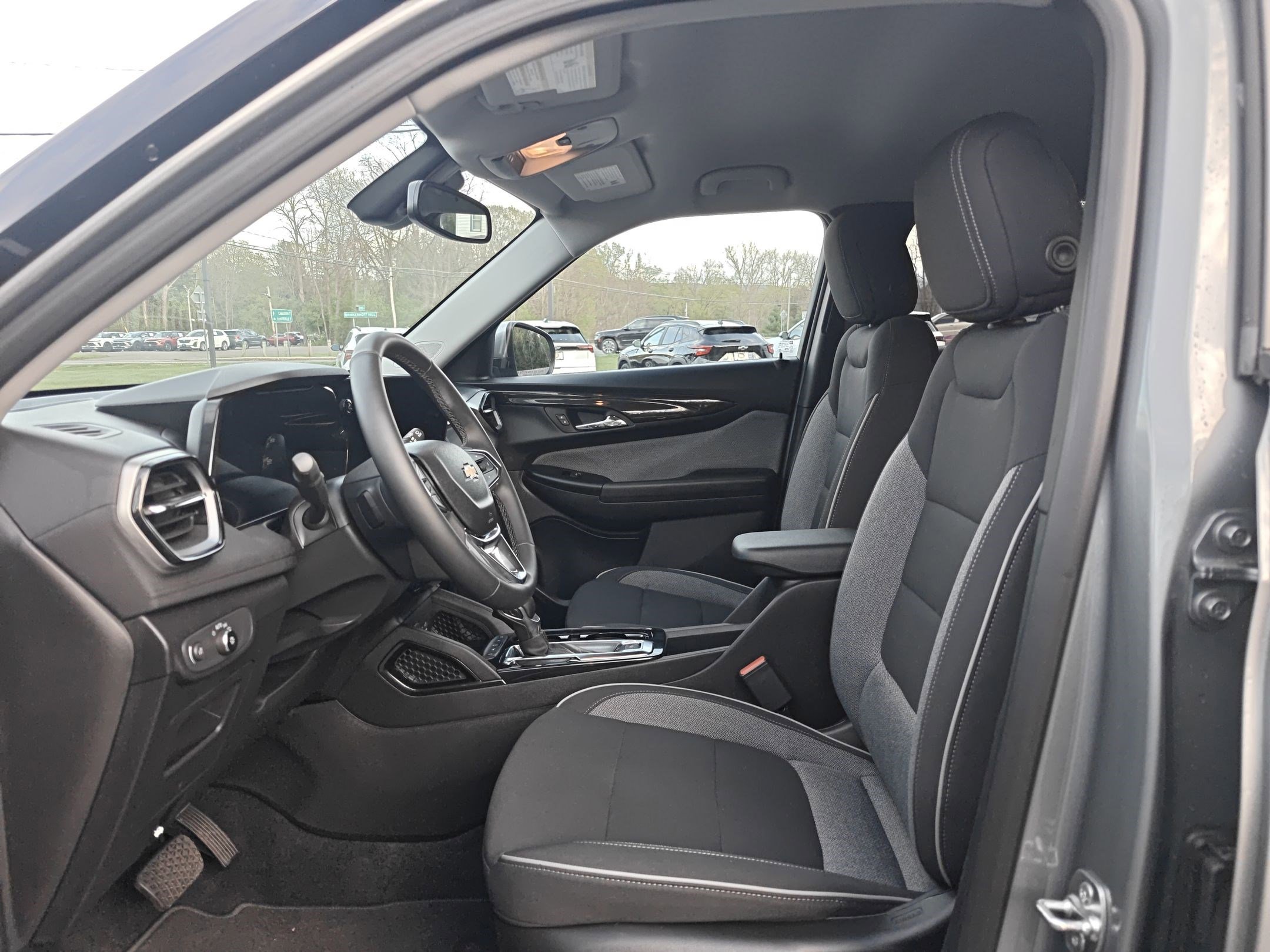 Certified 2026 Chevrolet TrailBlazer LT w/ Convenience Package FWD image 4