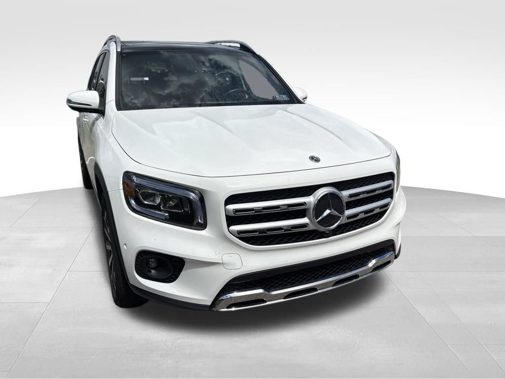 Used 2022 Mercedes-Benz GLB 250 4MATIC image 3