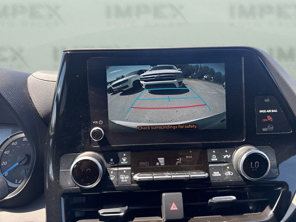 Used 2023 Toyota Highlander LE image 19