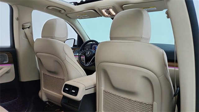 Used 2025 Mercedes-Benz GLE 350 4MATIC w/ AMG Line Exterior image 26