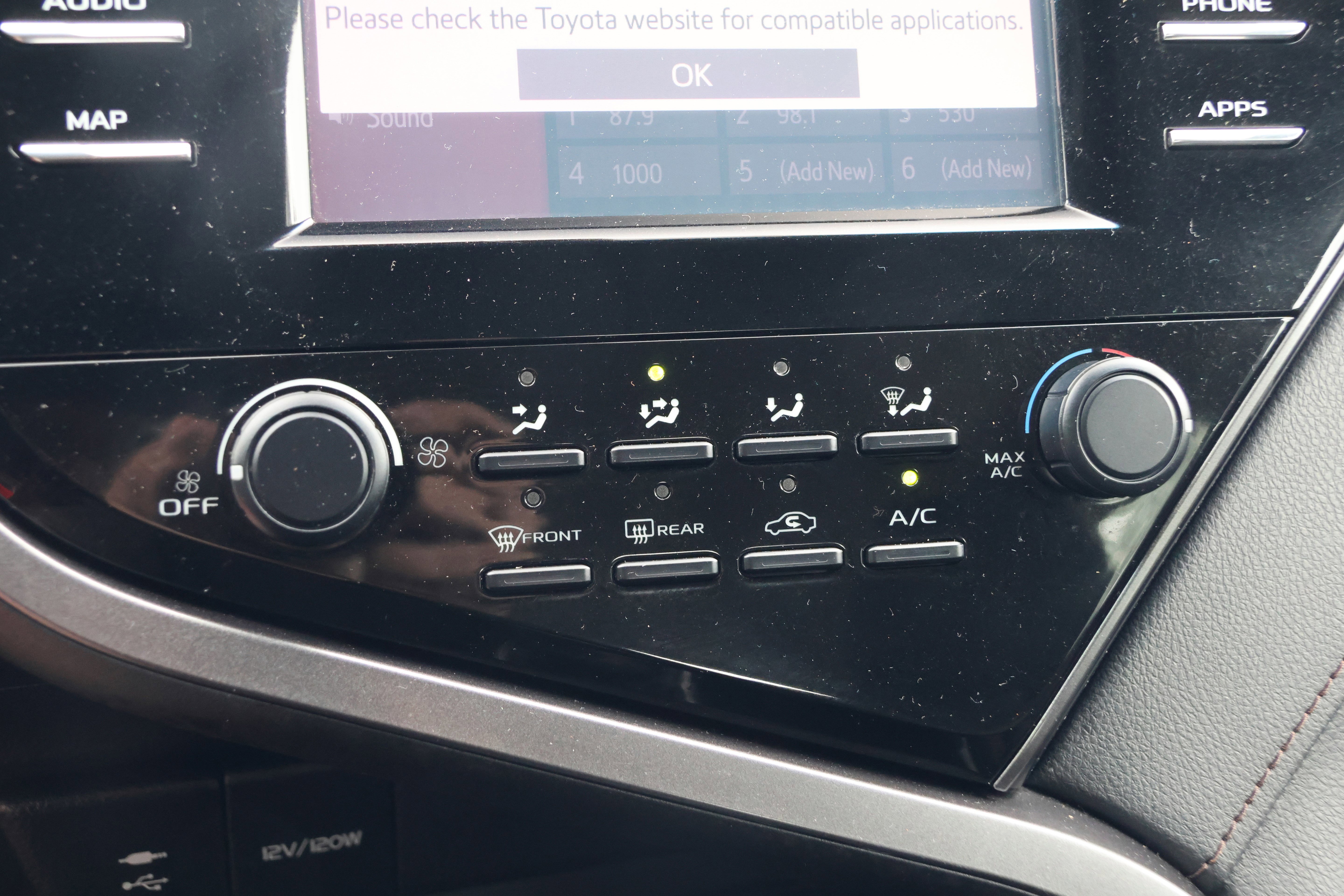 Used 2019 Toyota Camry LE FWD image 24