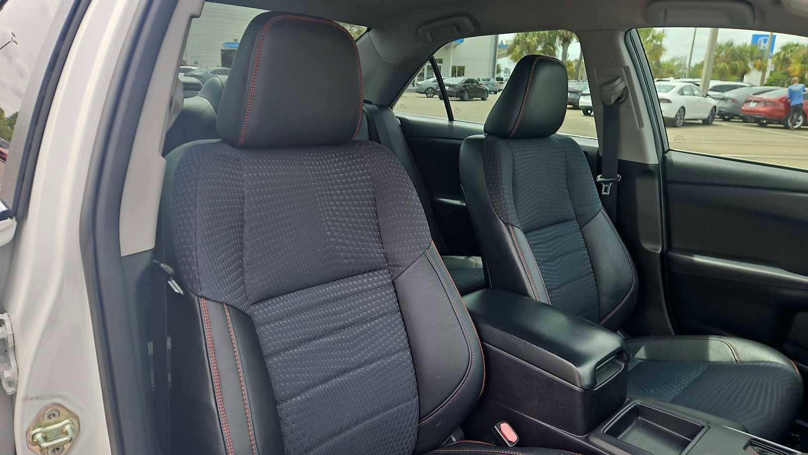 Used 2015 Toyota Camry SE FWD image 25