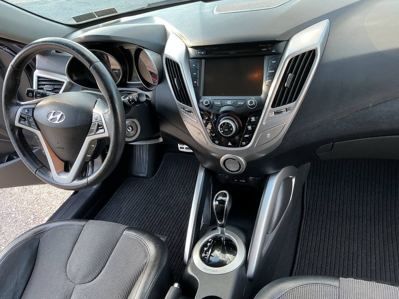 Used 2012 Hyundai Veloster w/ Style Pkg FWD image 7