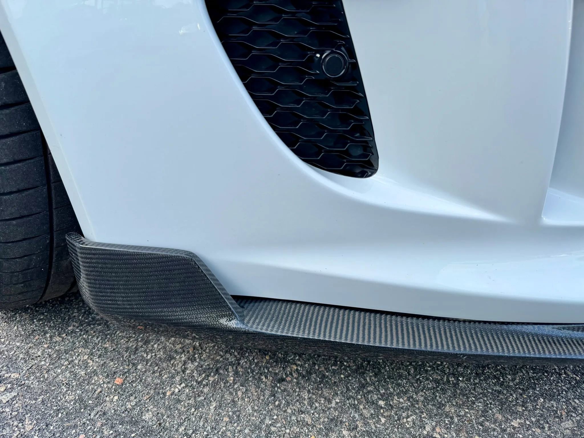 Used 2017 Jaguar F-TYPE R AWD/4WD image 25