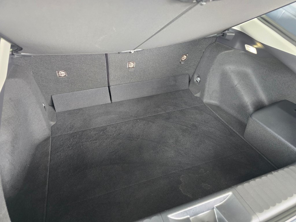 Used 2024 Toyota Prius LE FWD image 16