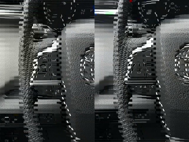 Used 2024 Toyota Sienna Limited image 15