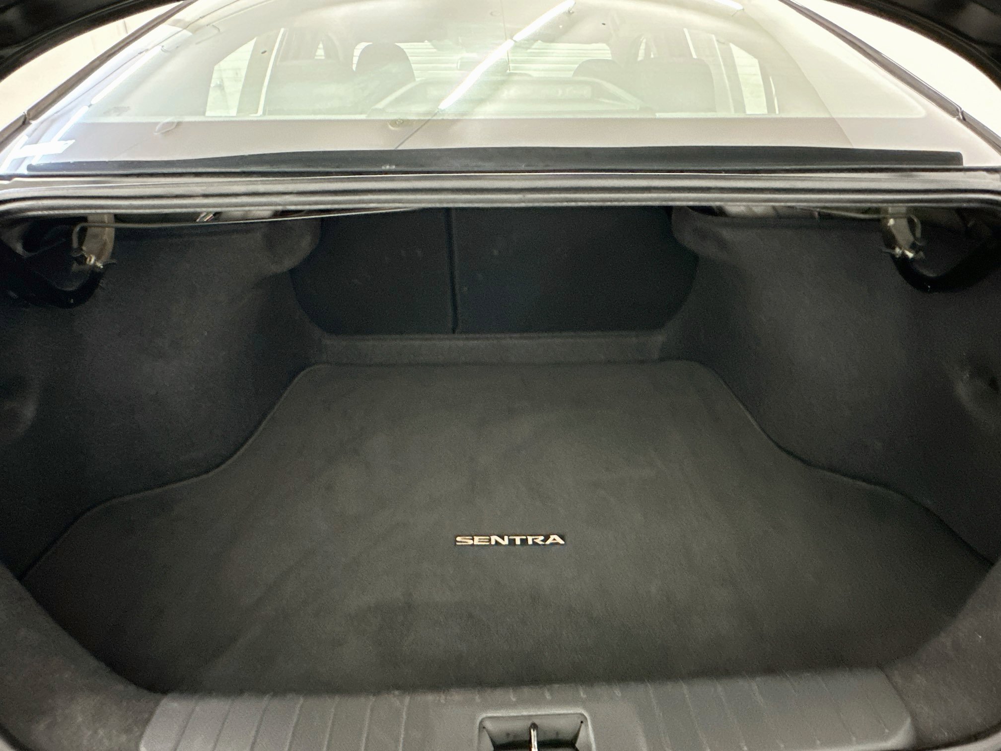 Used 2025 Nissan Sentra SV FWD image 29