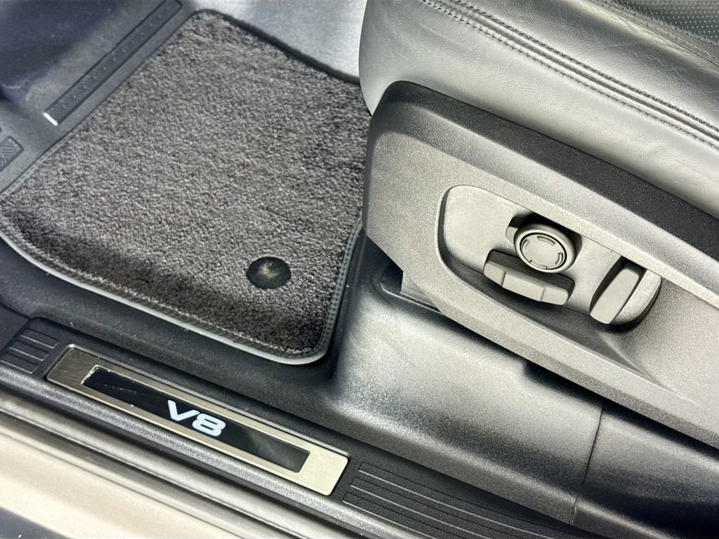 Used 2023 Land Rover Defender 110 V8 image 18