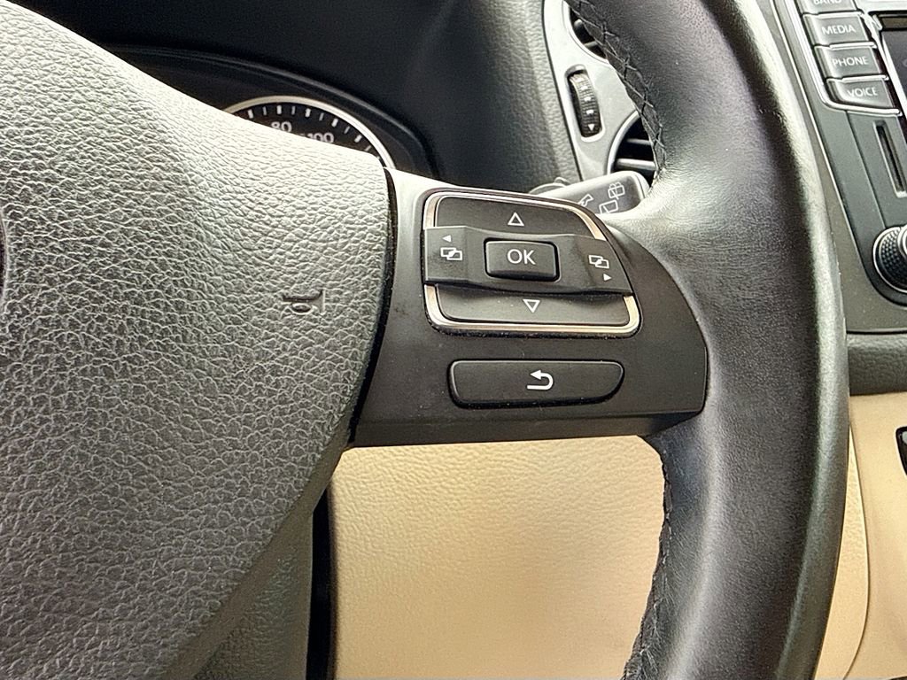 Used 2017 Volkswagen Tiguan S image 35