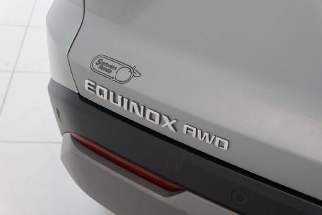 Used 2026 Chevrolet Equinox LT AWD/4WD image 18