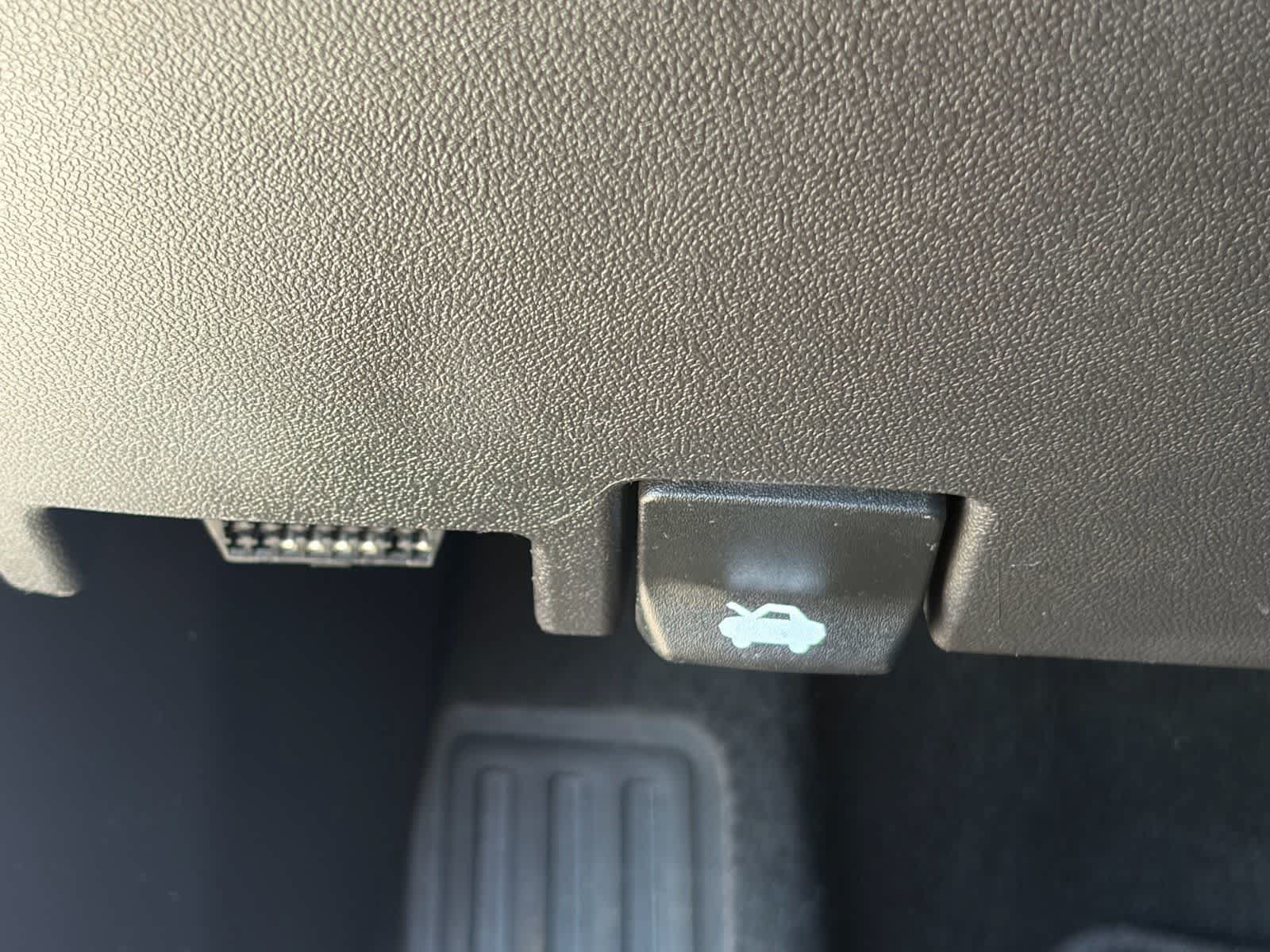 Used 2023 Chevrolet Equinox LT FWD image 15