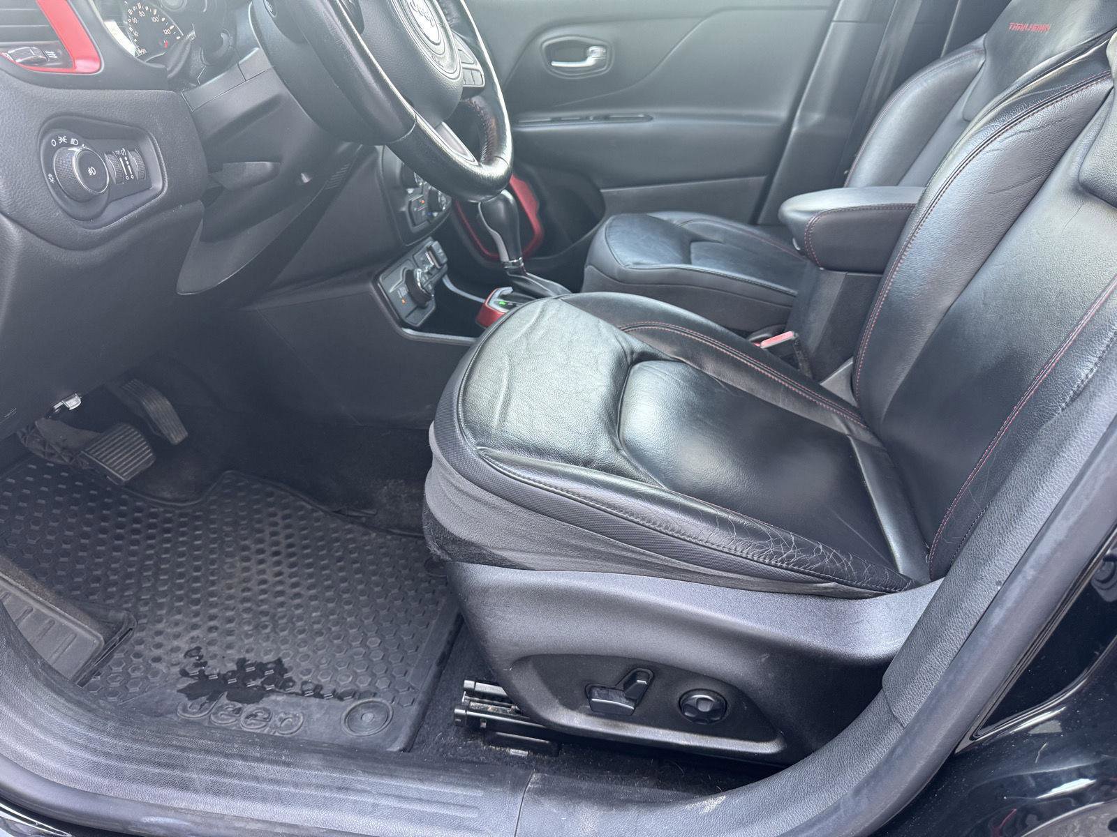 Used 2018 Jeep Renegade Trailhawk AWD/4WD image 15