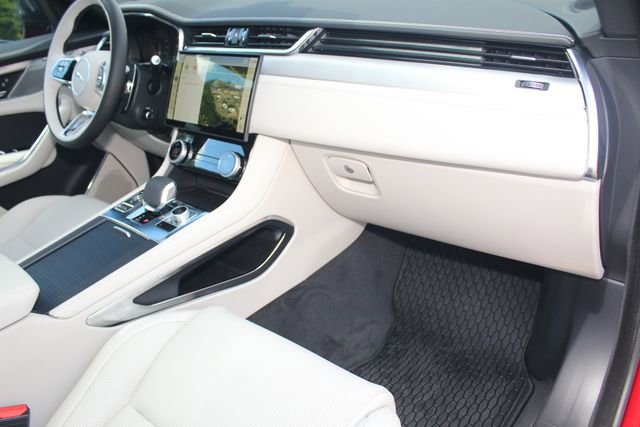 New 2025 Jaguar F-PACE R-Dynamic S image 24
