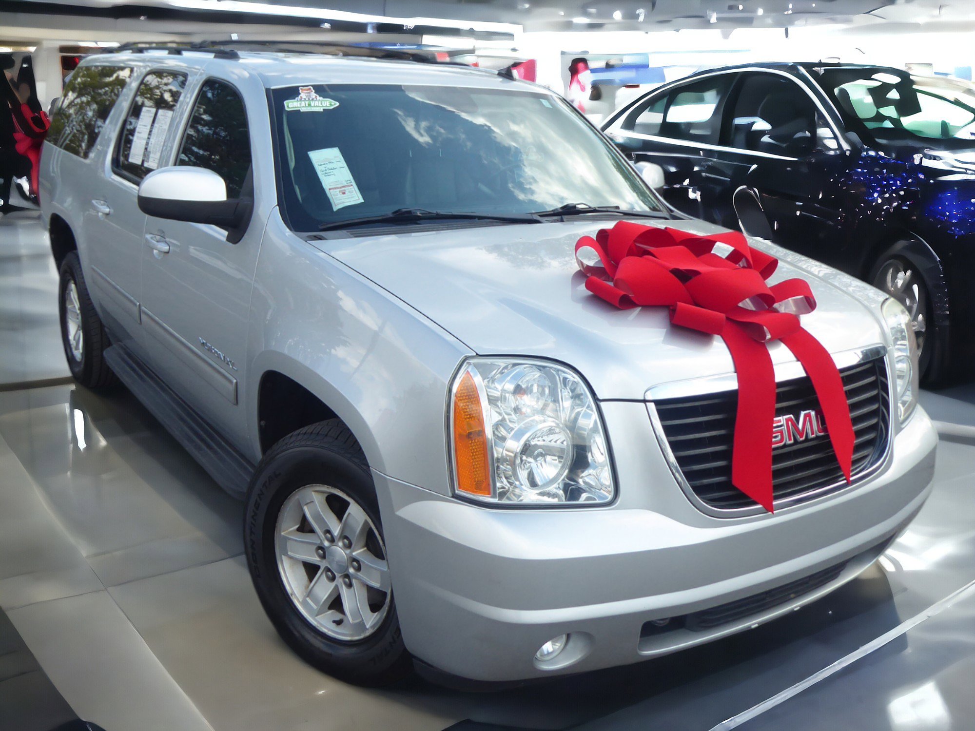 Used 2013 GMC Yukon XL SLT image 2