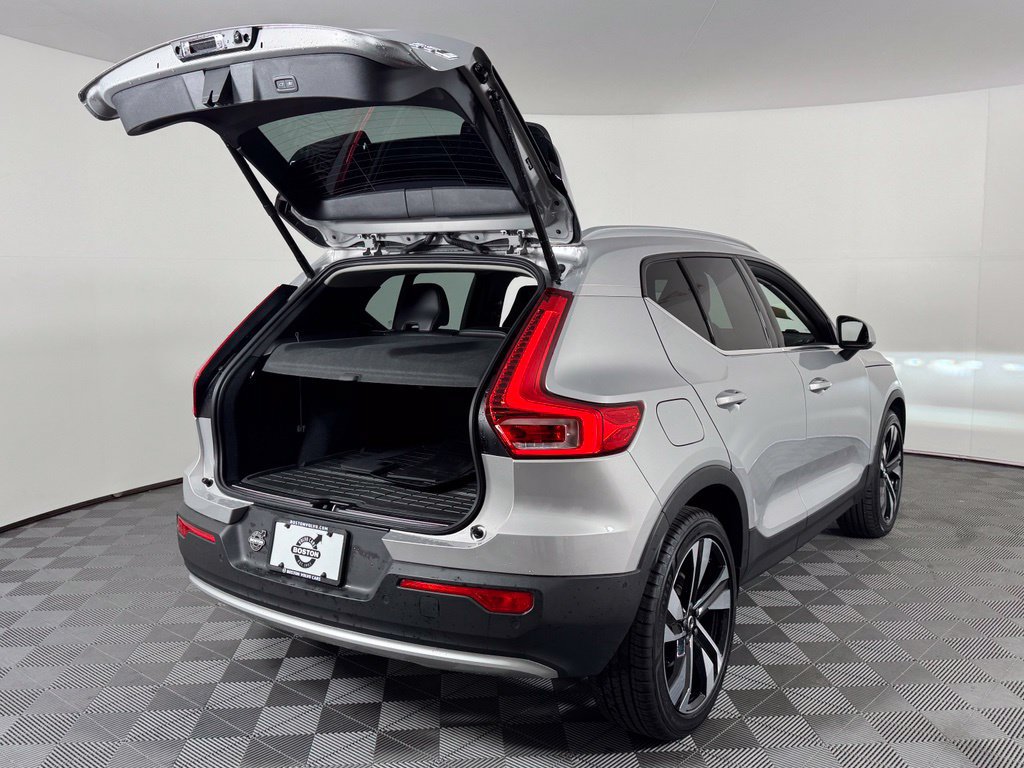 Certified 2023 Volvo XC40 B5 Ultimate w/ Protection Package Premier AWD/4WD image 9