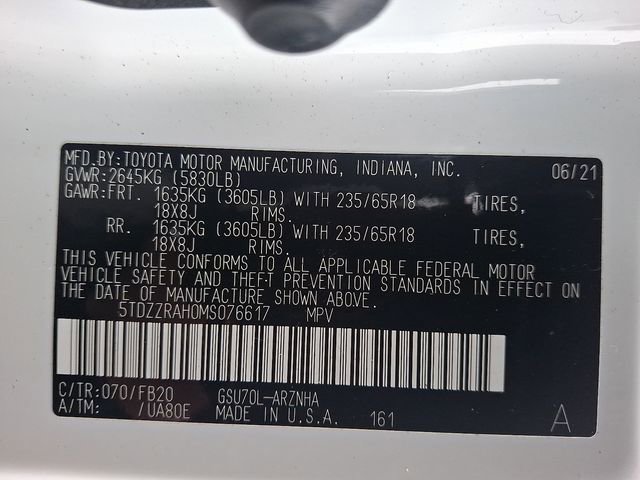 Used 2021 Toyota Highlander LE image 26