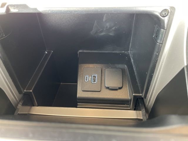 Used 2023 Ford Explorer XLT image 41