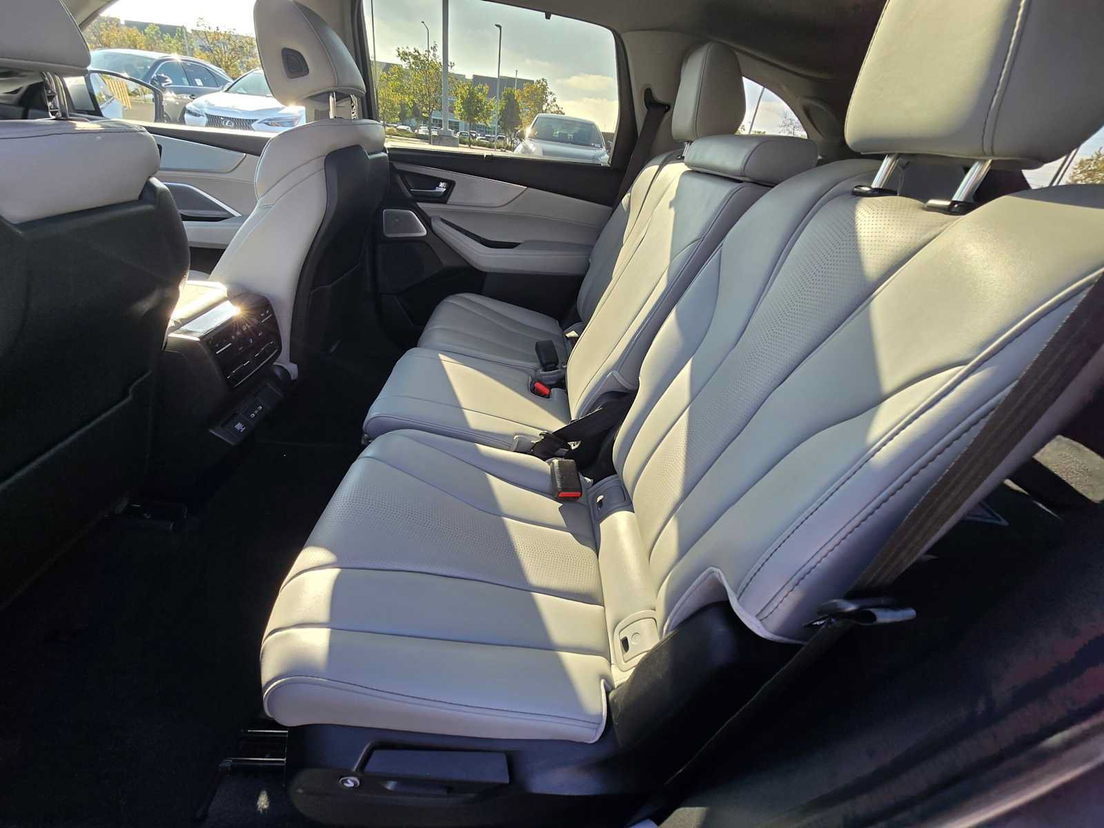 Used 2025 Acura MDX w/ Technology Package AWD/4WD image 17