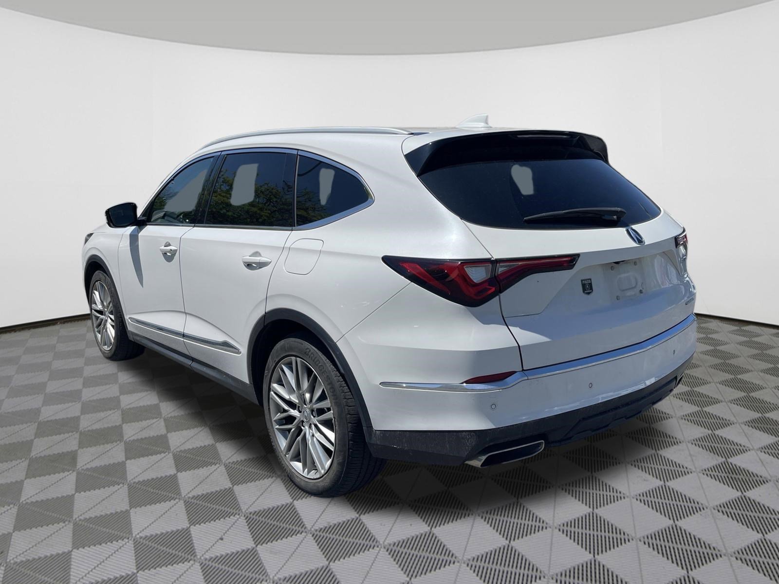 Used 2023 Acura MDX SH-AWD w/ Advance Package image 5