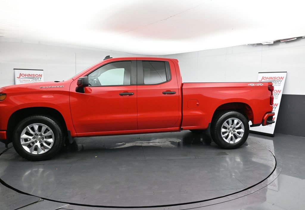 Used 2020 Chevrolet Silverado 1500 Custom w/ Custom Value Package image 5