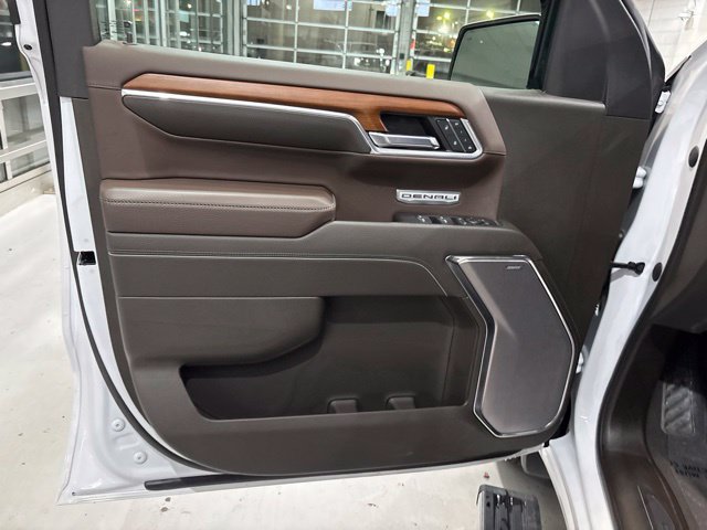 Used 2023 GMC Sierra 1500 Denali w/ Denali Reserve Package AWD/4WD image 17
