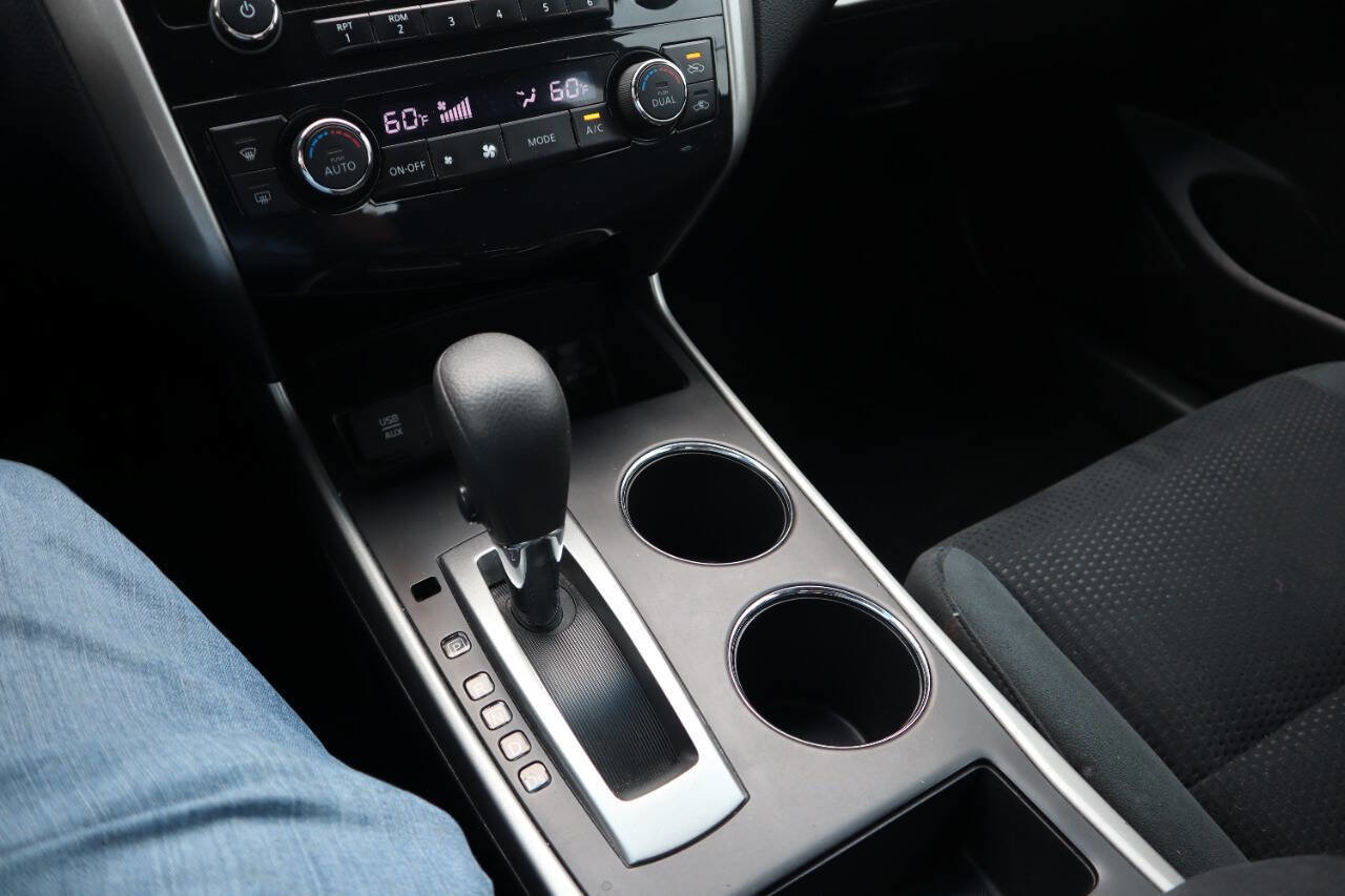 Used 2015 Nissan Altima 2.5 SV image 30