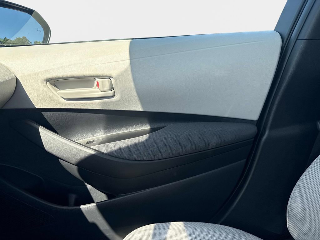 Used 2026 Toyota Corolla LE image 20