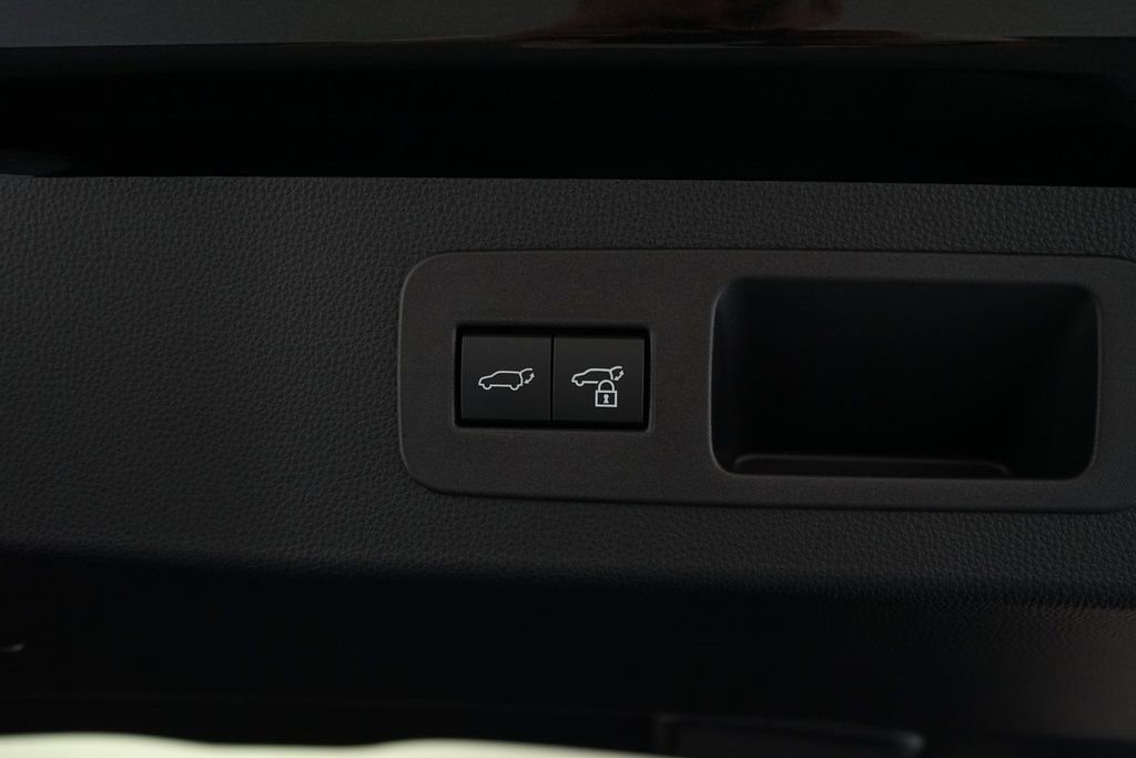 Used 2026 Lexus LX 600 4WD w/ Luxury Package image 37