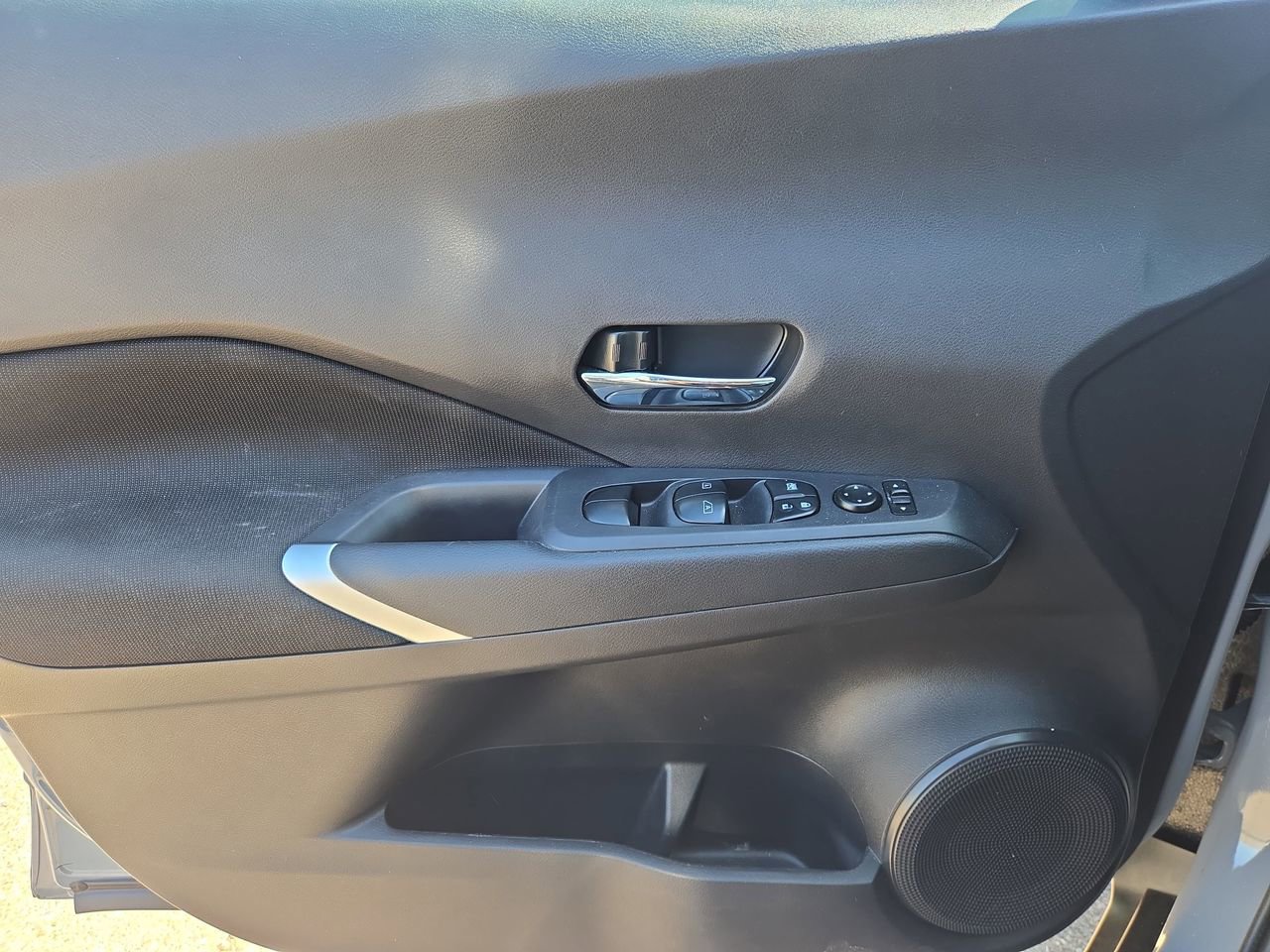Used 2024 Nissan Kicks SV FWD image 16
