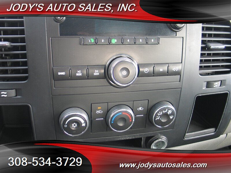 Used 2008 Chevrolet Silverado 3500 W/T AWD/4WD image 13