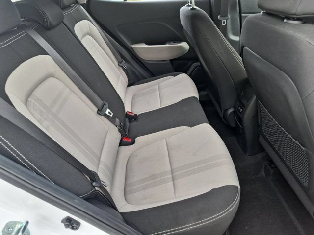Used 2025 Hyundai Venue SEL FWD image 29