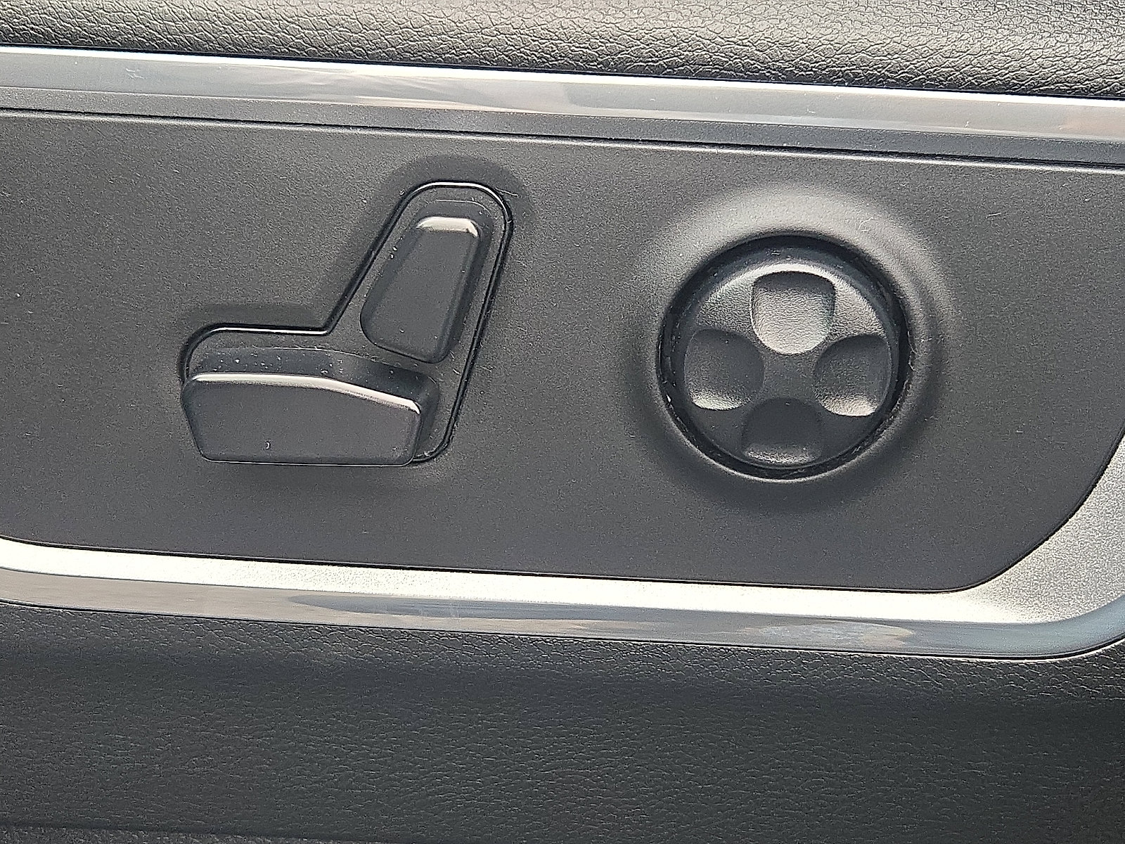 Used 2019 RAM 1500 Laramie image 14