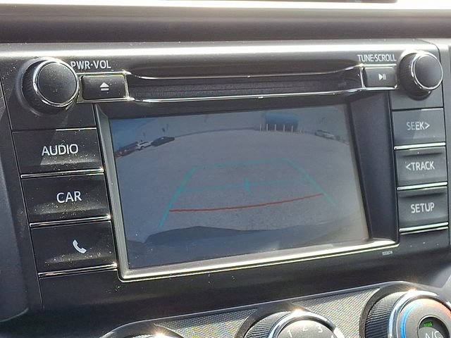 Used 2018 Toyota RAV4 LE image 4