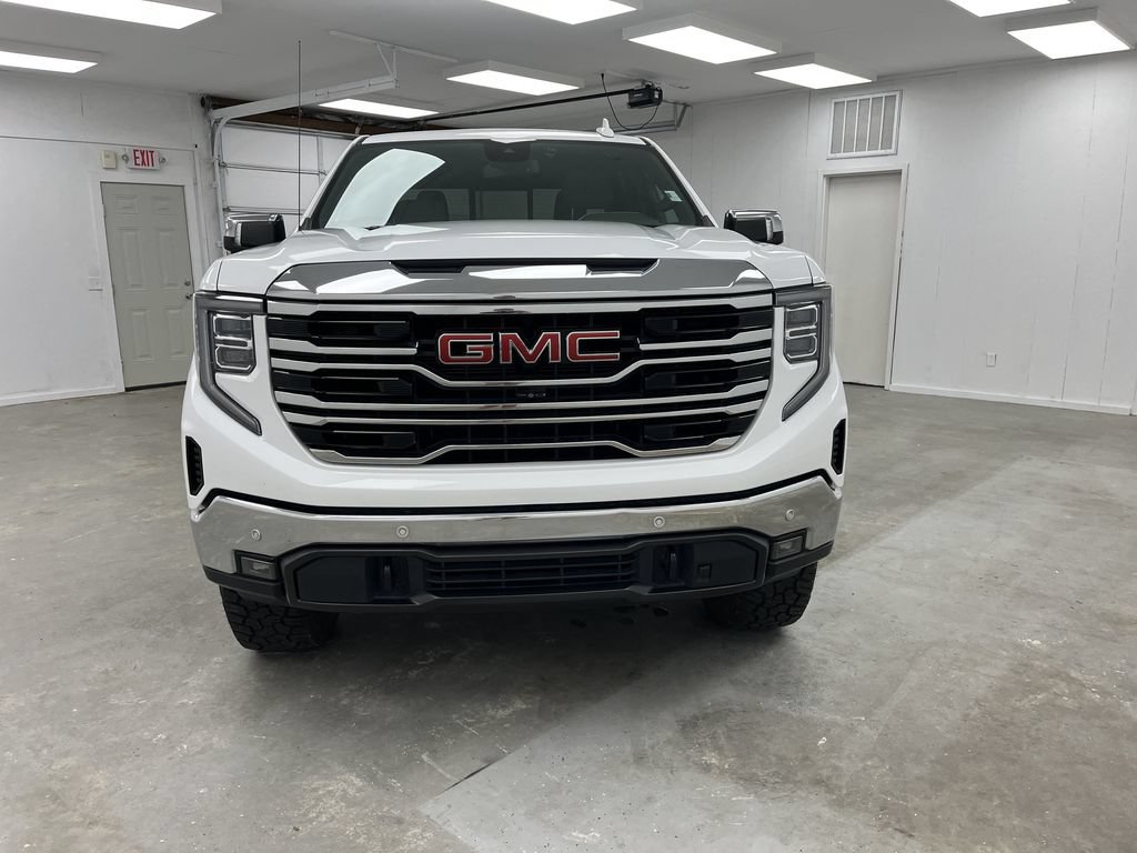 Used 2022 GMC Sierra 1500 SLT w/ SLT Premium Plus Package AWD/4WD image 8
